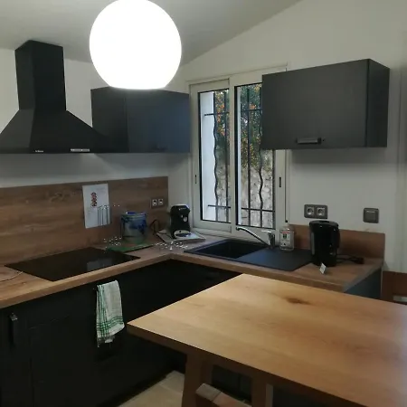 Avec Le Confort D'un Bed & Breakfast *